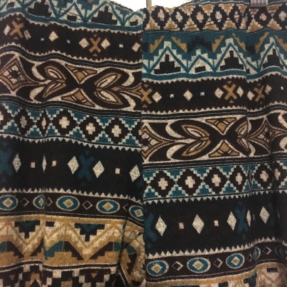 Aztec Pattern Leggings - Picture 2 of 3